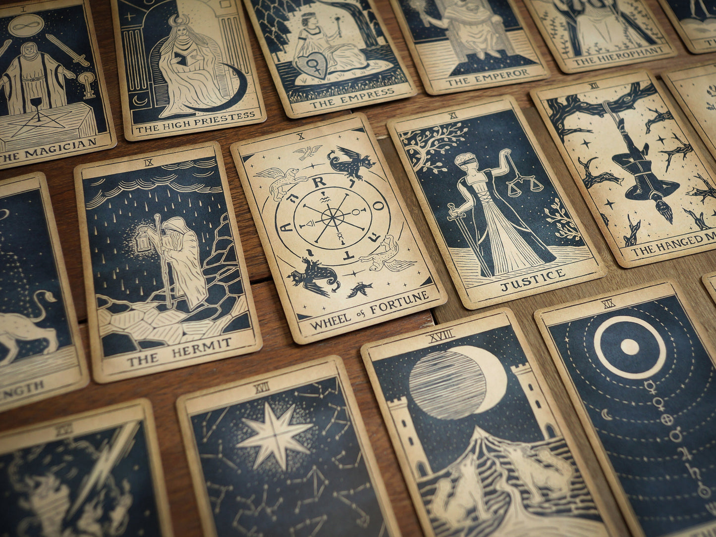 Hydesville Tarot - Tiger Eye